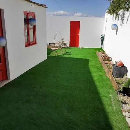 Bright And Calm House With Patio. Holiday home *