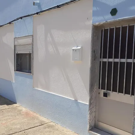 Bright And Calm House With Patio. Vila Real de Santo António
